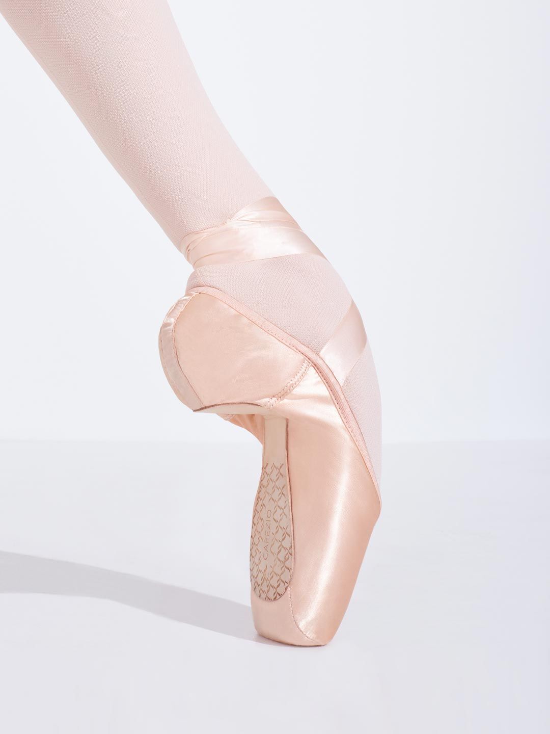 Cambré - 1126W Pointe Shoe with #3 Shank and Broad Toe Box