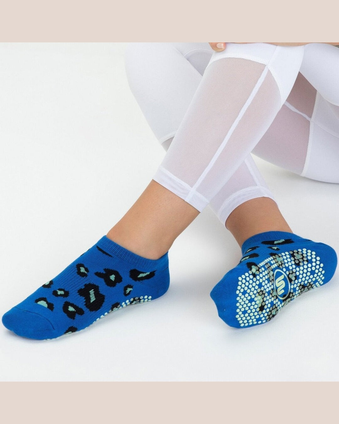 Move Active Grip Socks - Classic Low Rise Non Slip
