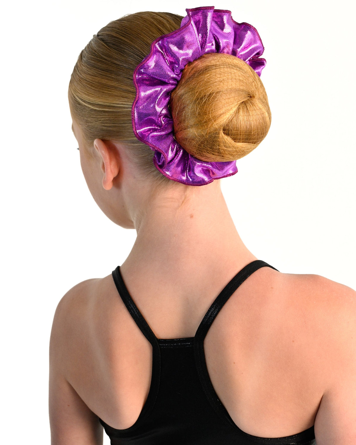 Young dancer wearing the Sienna Scrunchie in Fuchsia